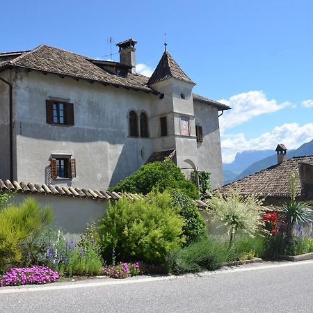Ansitz Weissenheim Apartment Appiano Sulla Strada Del Vino Bilik gambar